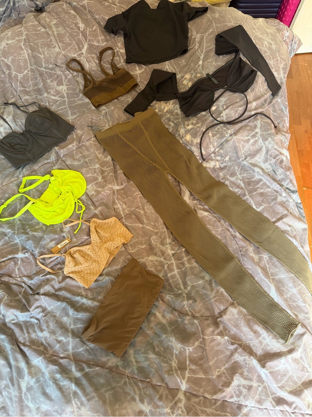 SKIMS Olive Green Mesh Leggings and Assorted Bralettes Set